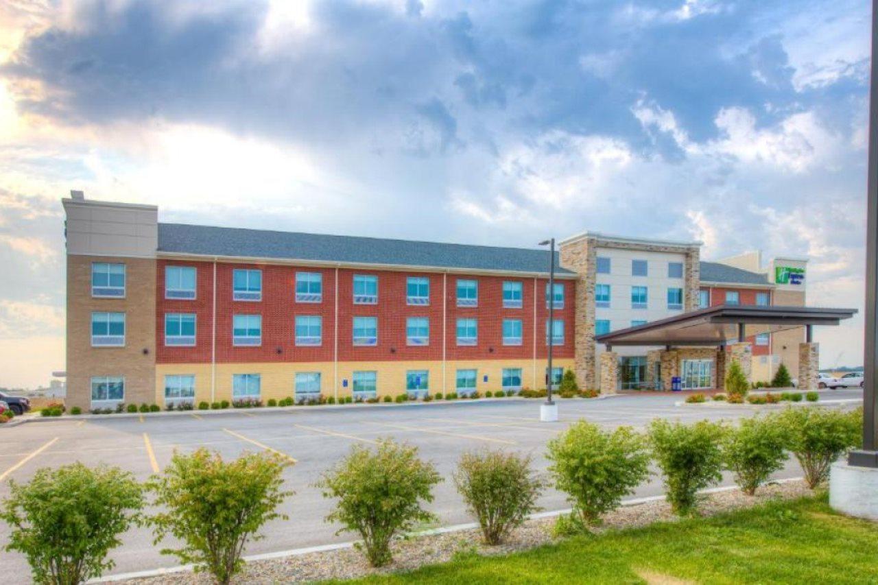 Holiday Inn Express & Suites - Remington By Ihg Екстер'єр фото