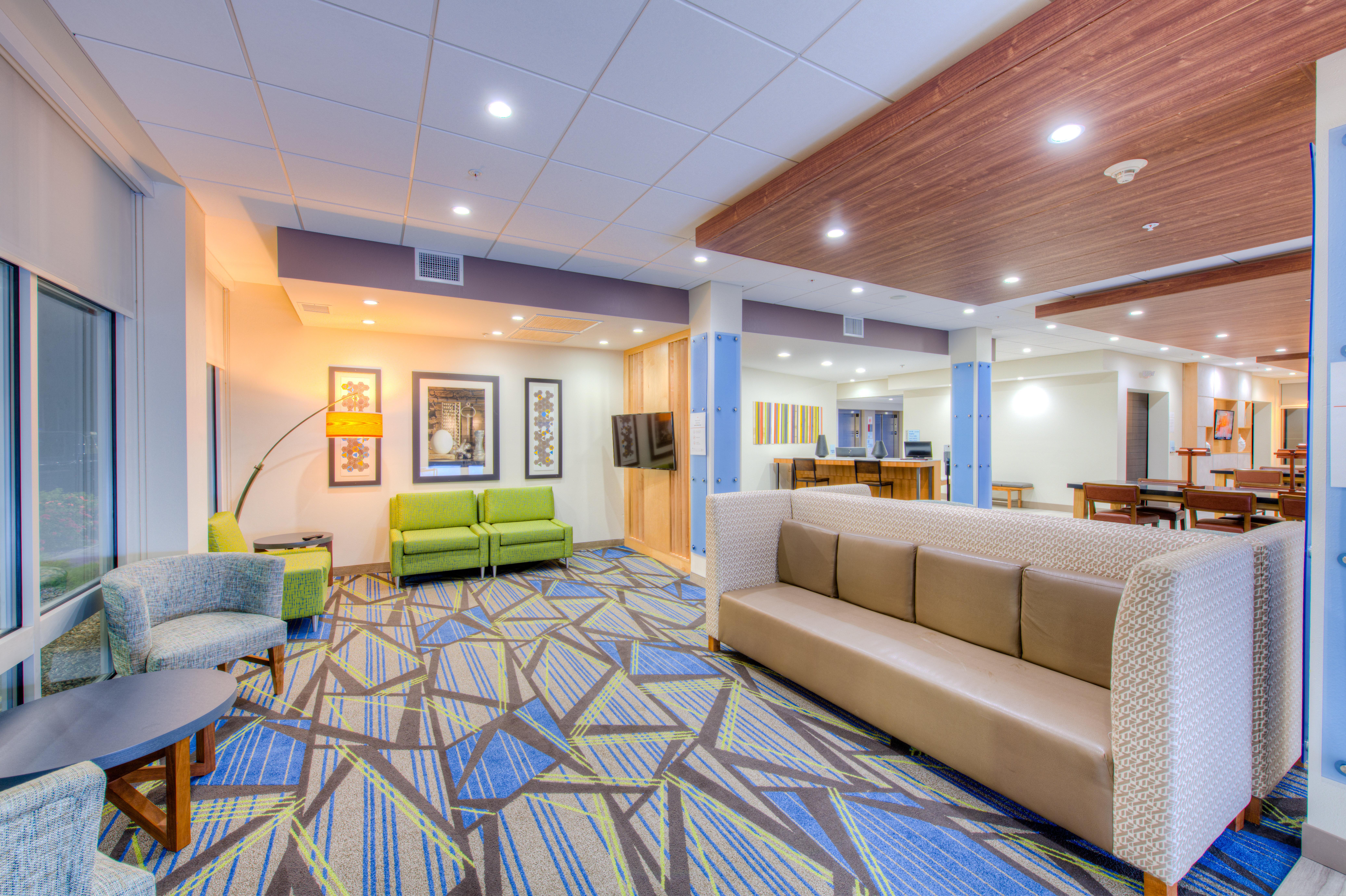 Holiday Inn Express & Suites - Remington By Ihg Екстер'єр фото